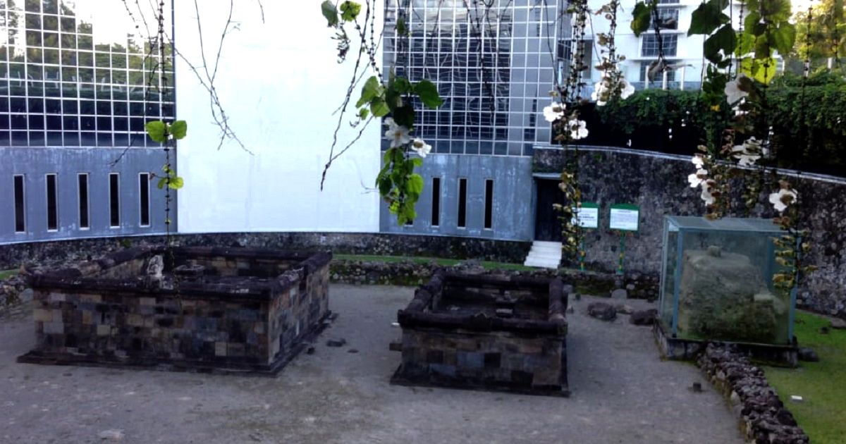 Kimpulan Candi Desa Sederhana Di Pinggiran Ibu Kota Kerajaan