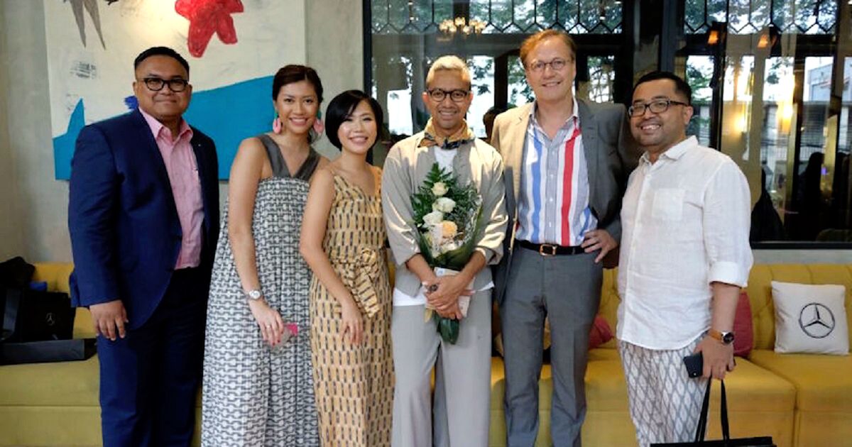 Generasi Muda Cintai IKAT Indonesia Dapat Dukungan Mercedez Benz