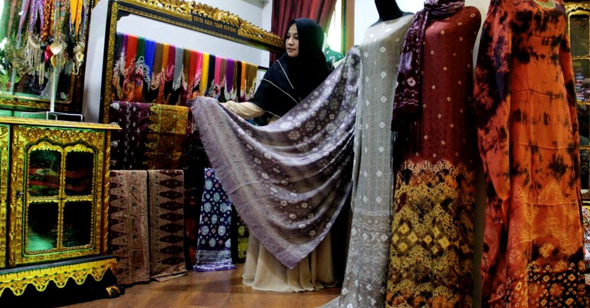 Griya Kain Tuan Kentang Angkat Ekonomi Dan Rasa Percaya Diri Pengrajin Kain Tradisional Palembang
