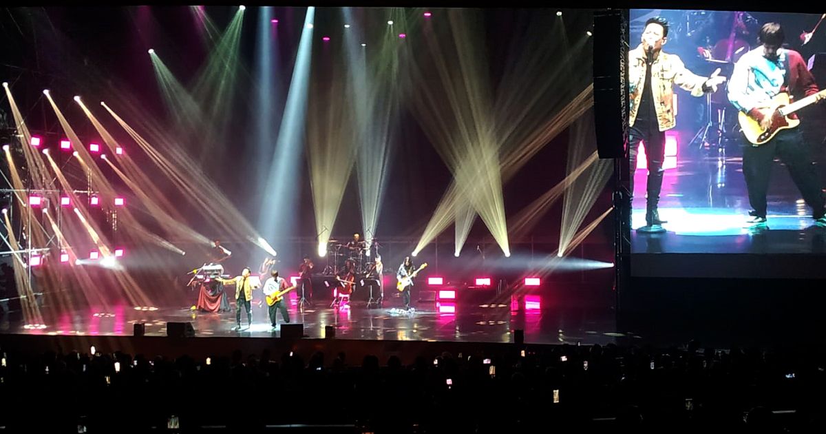 Noah DekadeXPerience Bawakan 35 Lagu Ajak Penonton Bernyanyi