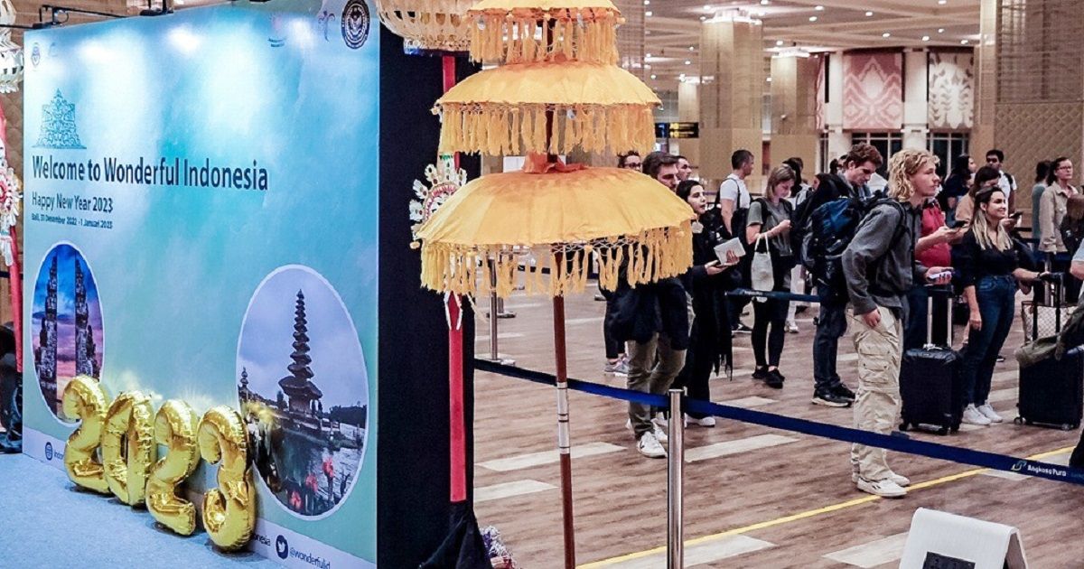 Wisman Pertama Bali Tahun 2023 Disambut Menparekraf Dan Wagub Bali