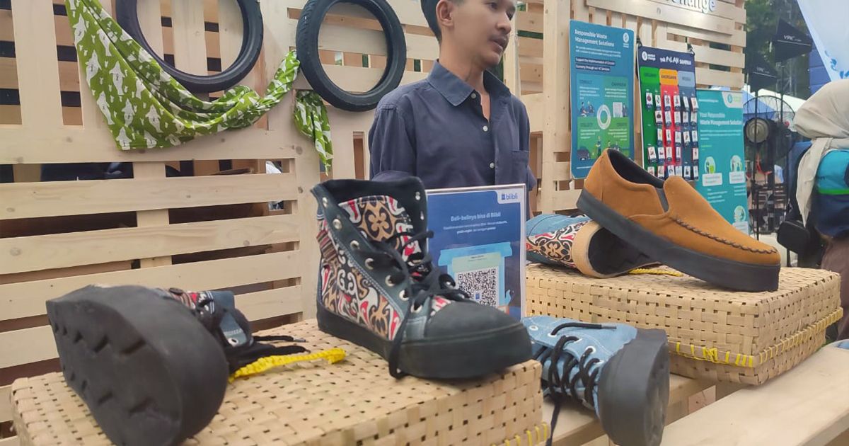 Napak Bhumi, Sampah Ciliwung Yang  Menggoda