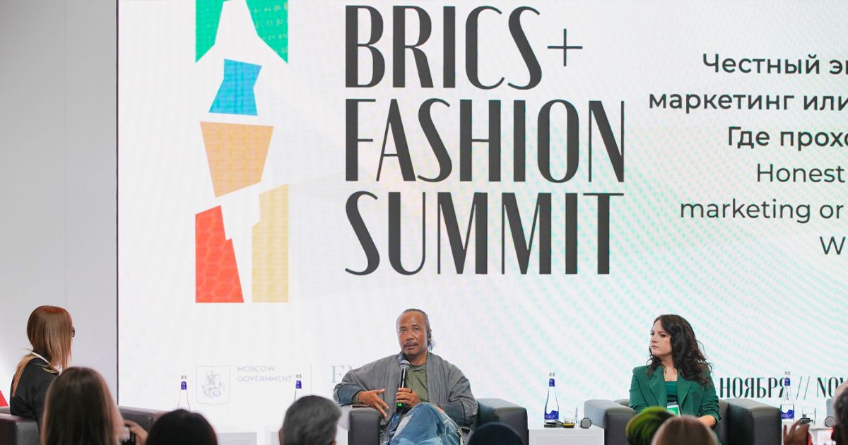Ali Charisma & aldrie by L Tampil di BRICS+ FASHION SUMMIT di Moskow, Rusia