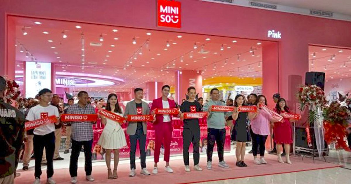 Hadirkan Verrel Bramasta, Miniso Store Pink Buka Cabang di TSM Makassar