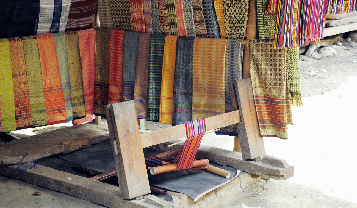 Tenun Sasak Kain Tradisional Penuh Makna