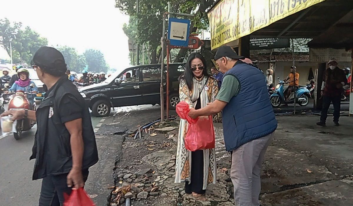 Dhea Bacan Bersama PJSI Terus Giat Berbagi Di Penghujung Ramadan 1445 H