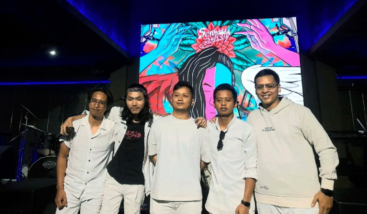 Senyawa Tambah Personil Rilis Album Ke Dua Bertajuk Selisih Berisi 11 Lagu