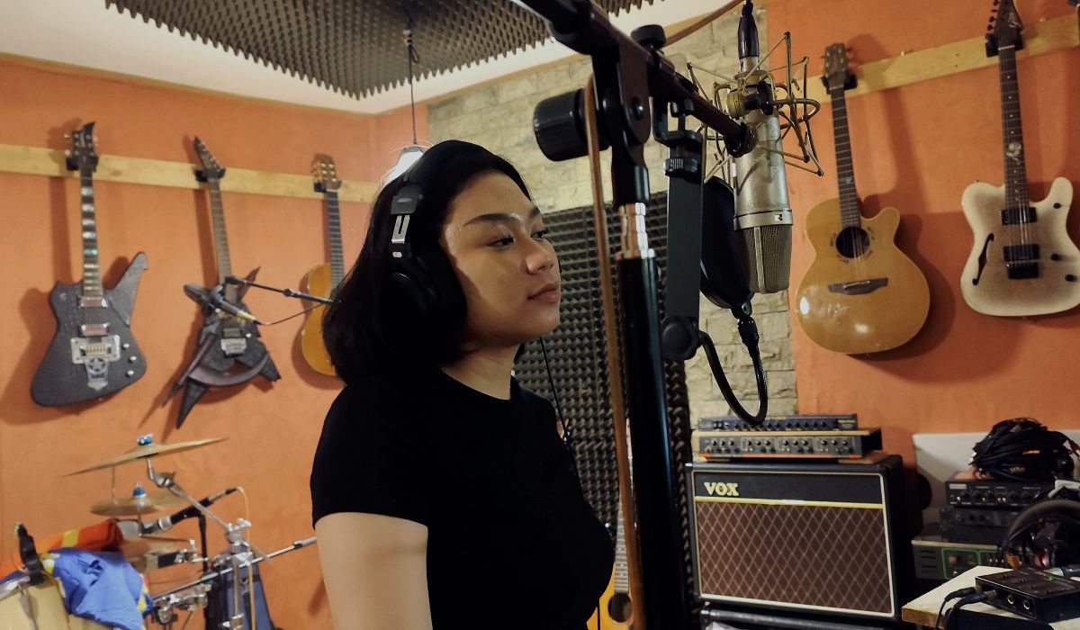 Diandra Aprilia Rampungkan Take Vokal Single Perdana