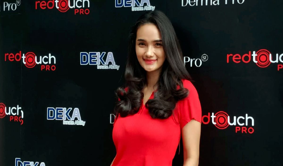 Faby Marcelia Rutin Jalani Treatment RedTouch Pro