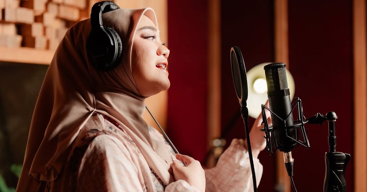 Fadhilah Intan dan Jalan Cinta, Ketika Lagu Jadi Doa yang Diperdengarkan