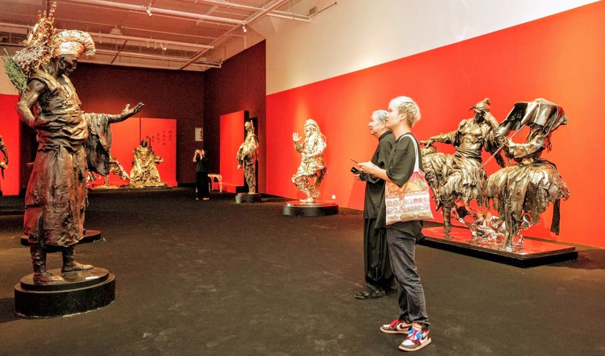 Ketika Seni Rupa Menjadi Jalan Kesatria, Ren Zhe Pamerkan 40 Patung di MOCA