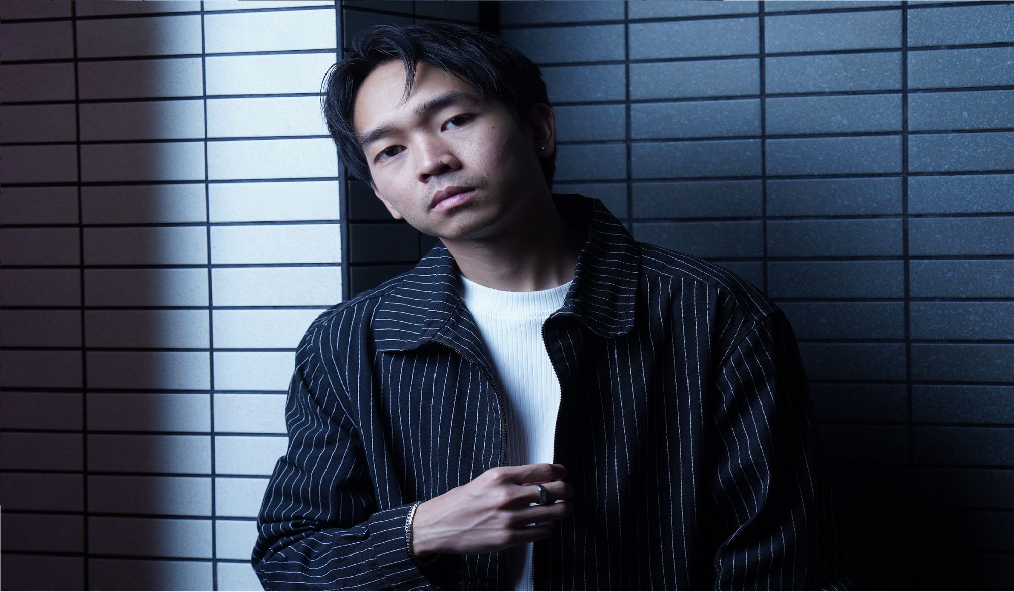 Azel Rilis Imprisoned, Dream-Pop Sinematik Tentang Terjebak di Balik Kemewahan