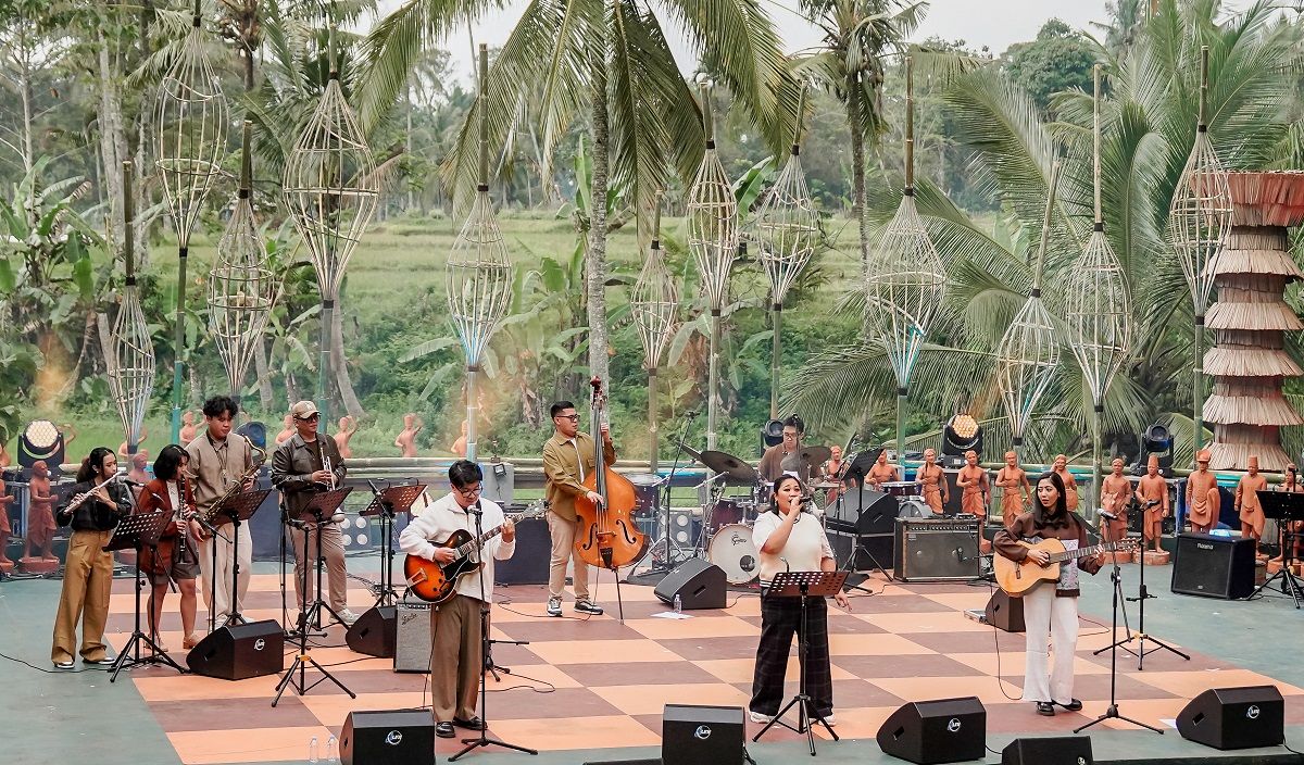 Dua Empat Suguhkan Aransemen Penuh Warna di Alam Terbuka BRI Jazz Gunung Series 3 Ijen