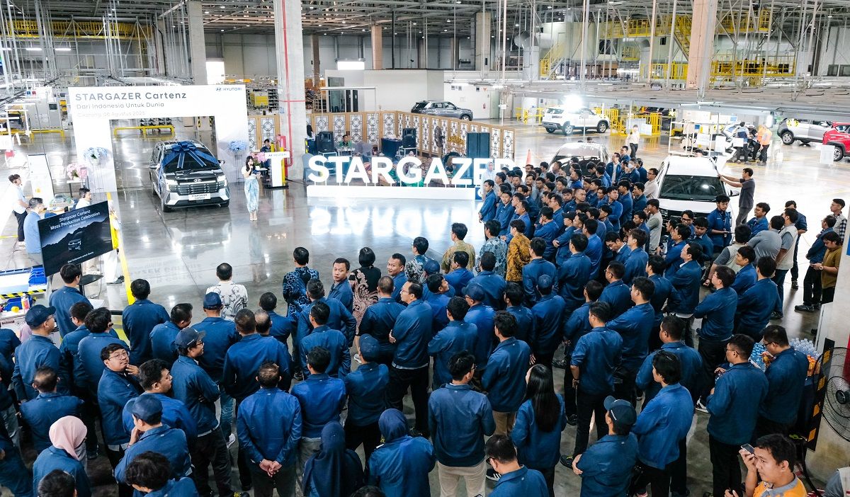 Hyundai Produksi Massal STARGAZER Cartenz dan Cartenz X, MPV Canggih Buatan Indonesia