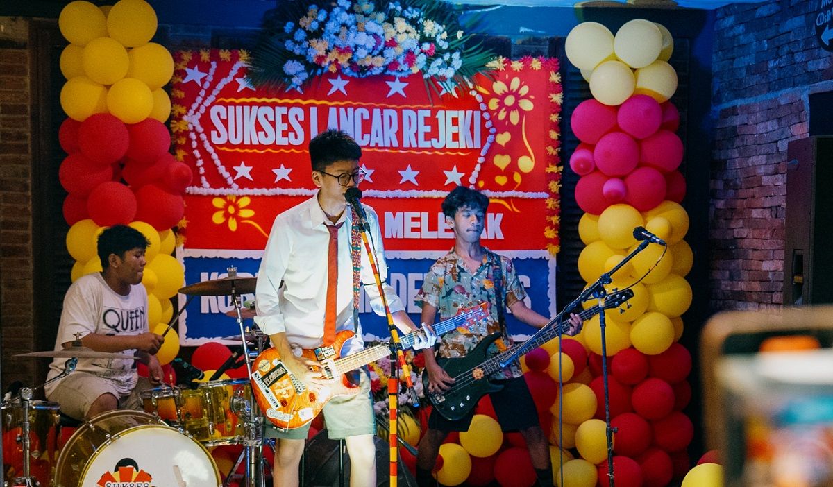 Album Bisa Meledak dari Trio Punk Bekasi Sukses Lancar Rejeki Resmi Dirilis