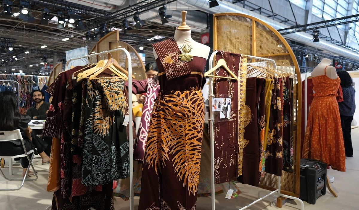 Batik Indonesia Pukau Who’s Next Paris 2025, Semakin Kuat di Segmen Fesyen Premium