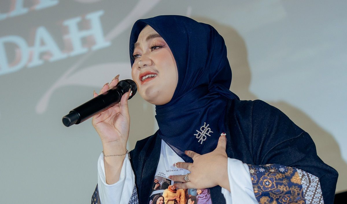 Fadilah Intan Rilis “Pura-Pura Bahagia” OST Air Mata di Ujung Sajadah 2