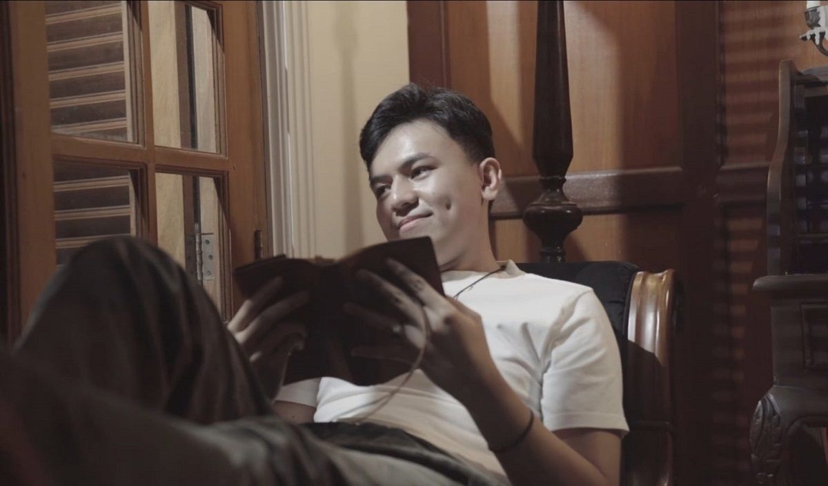 Farell Kasela Mewarisi Panggung, Menemukan Suara