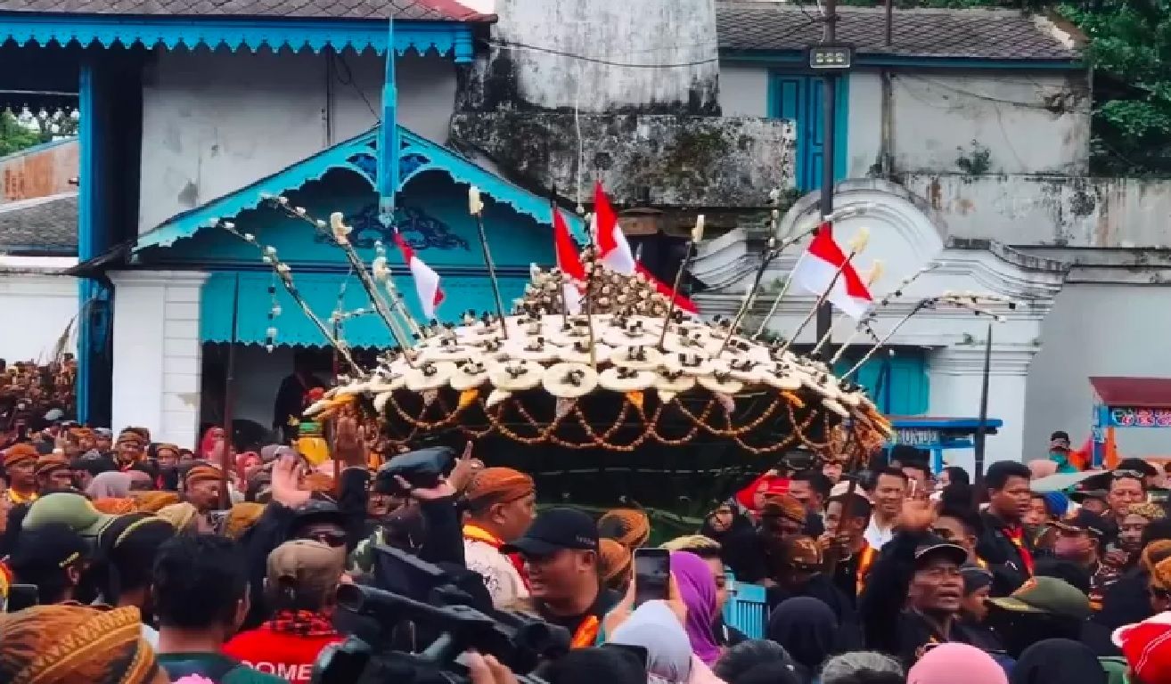 Grebeg Maulud 2025, Puncak Sekaten Keraton Surakarta yang Memikat Ribuan Pengunjung