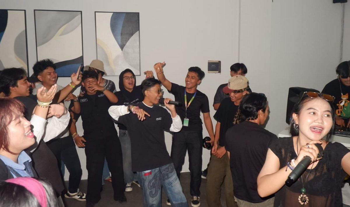 Hura-Hura Hadirkan Karaoke Night Gokil, Energi Penonton Pecahkan Suasana