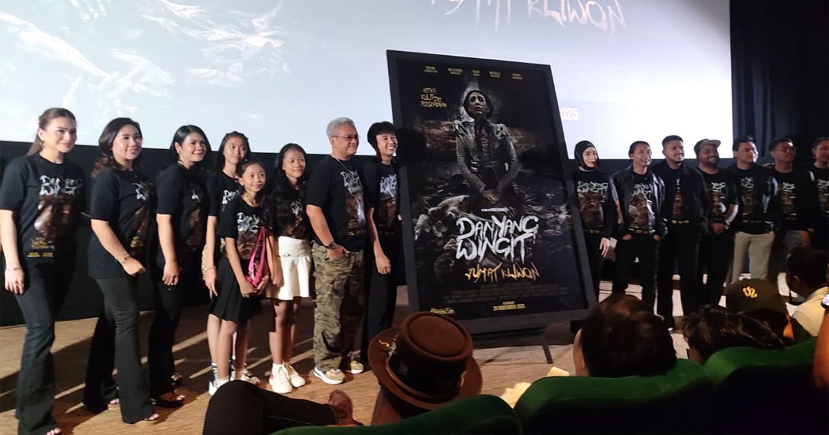 Natalie Holscher dan Celine Evangelista Belajar Jadi Sinden di Film Horor Danyang Wingit "Jumat Kliwon"