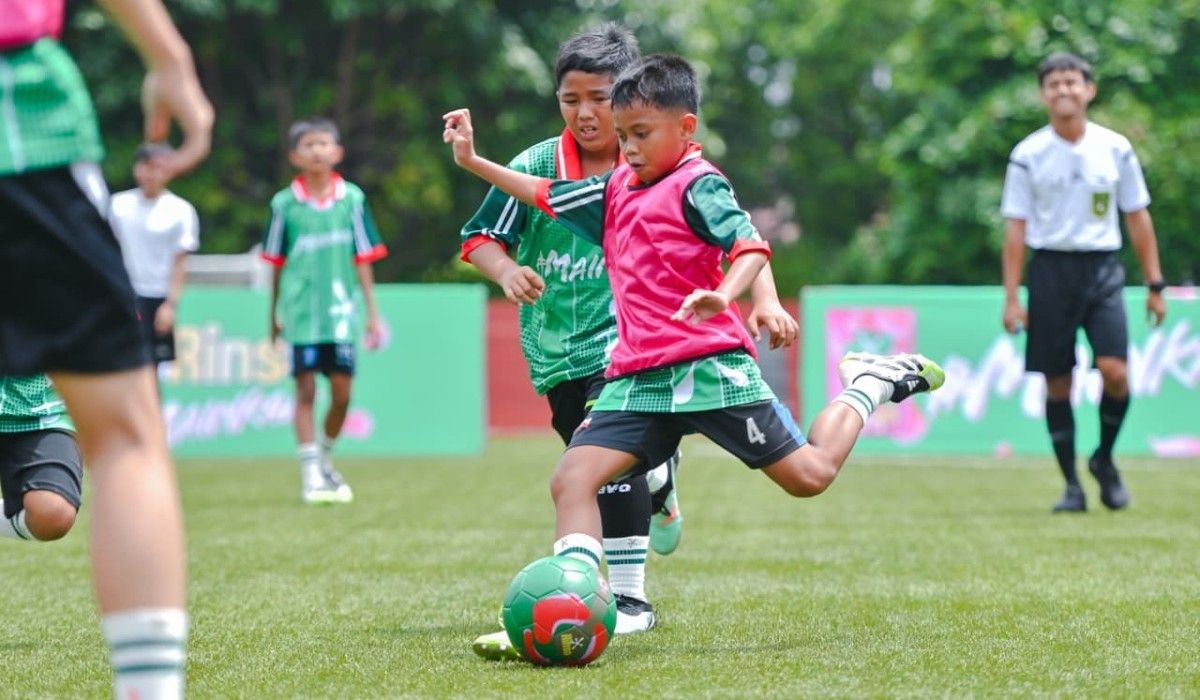Stop Larang Anak Main! Baju Kotor Tanda Anak Aktif & Bahagia