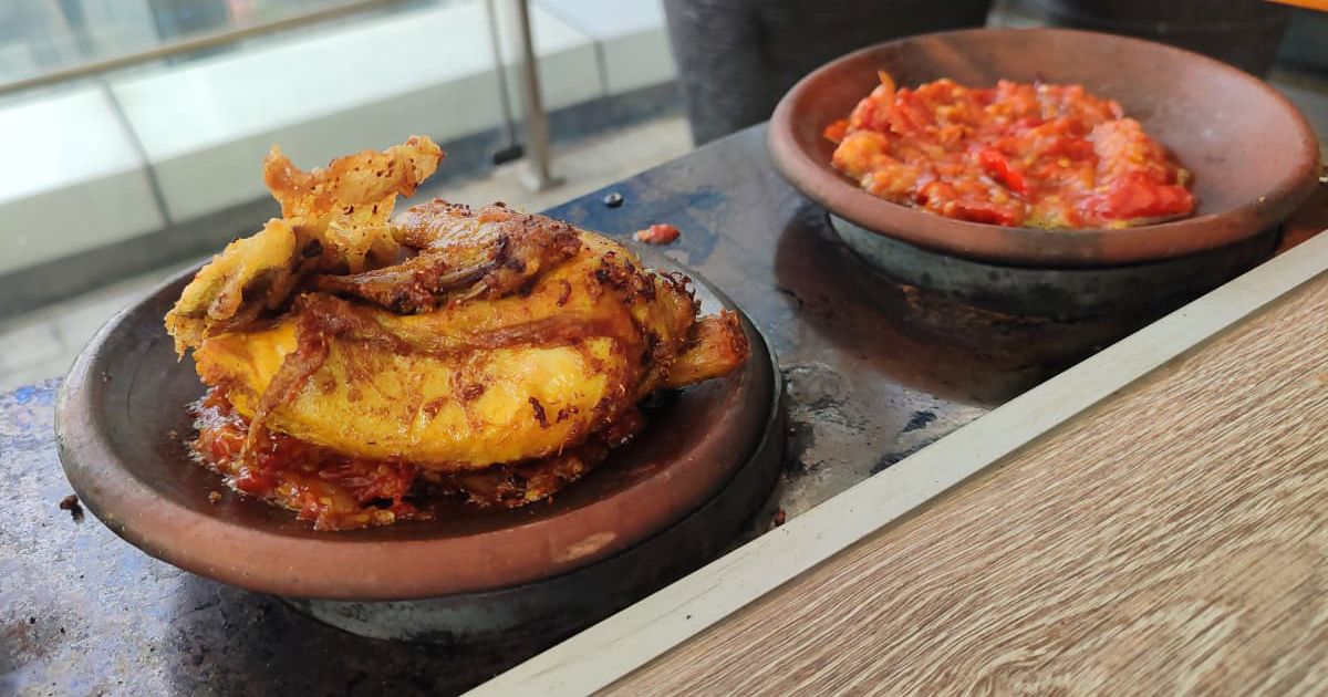 Sedapnya Sambal Bakar Penyetan di Yello Hotel Harmoni Bikin Nagih, Harga Kaki Lima Banget!