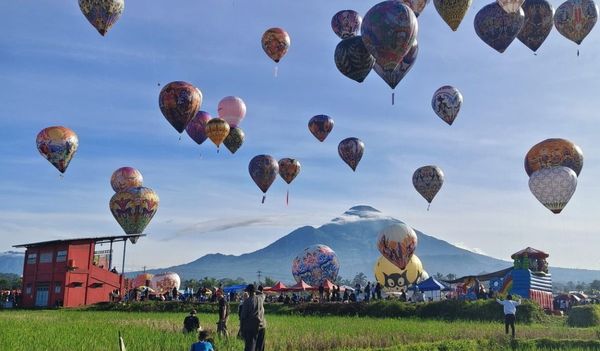 Festival Mudik Balon Udara Wonosobo 2026 Hiasi Langit Lebaran