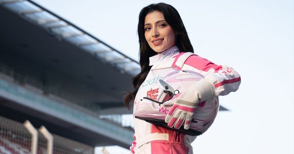 Amna Al Qubaisi Cetak Sejarah di Porsche Carrera Cup Asia 2026, Resmi Jadi Global Face Wardah
